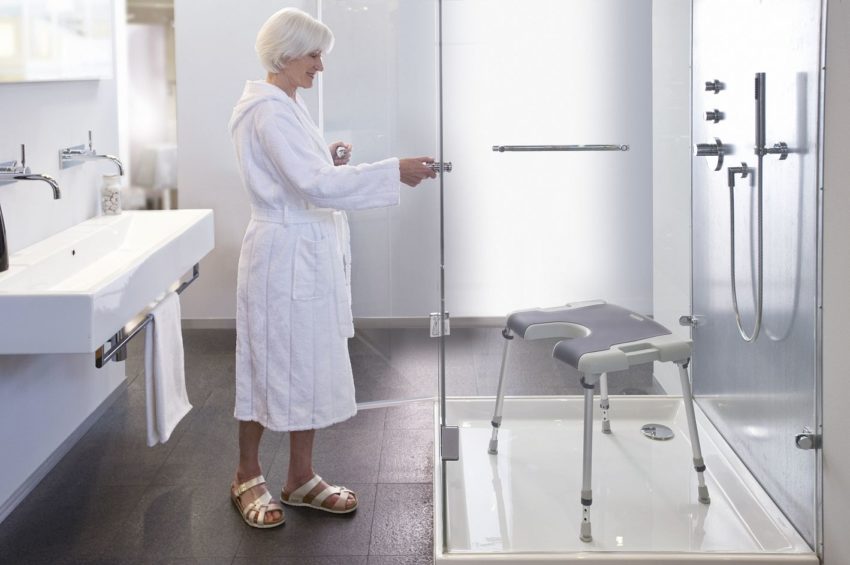 Mobility Aids For Showering Disabled And Elderly People 1
